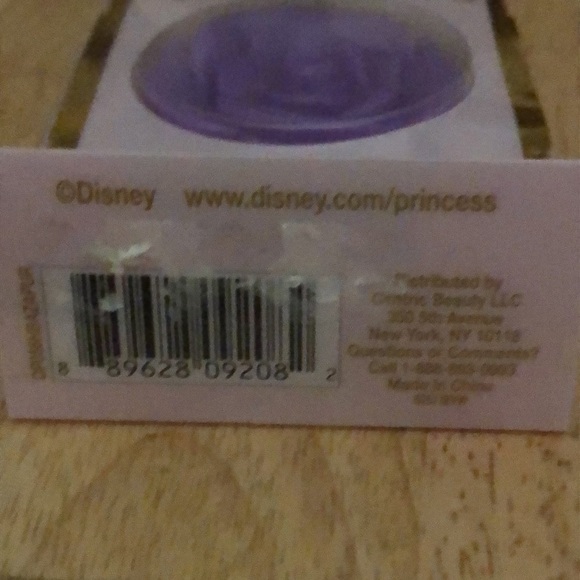 Disney Princess Berry Flavored Lip Balm Still In Box - Picture 3 of 3